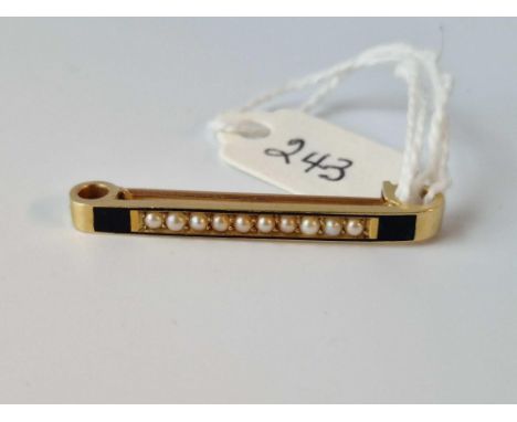 A Enamel And Pearl Brooch 15Ct Gold 3.3 Gms