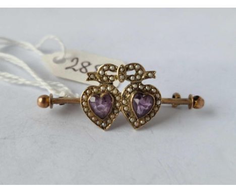 A Pearl And Amethyst Heart Brooch 9Ct 3.4 Gms