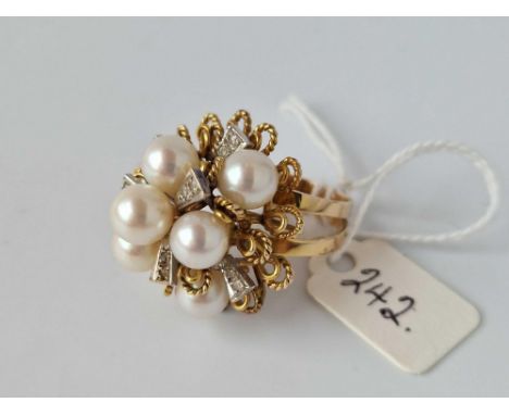 A Large Pearl And Diamond Ring 14Ct Gold Size L 13 Gms
