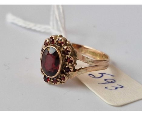 A Garnet Cluster Ring 9Ct Size Q 2 Gms