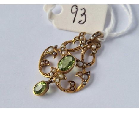 A Pearl And Peridot Pendant 15Ct Gold