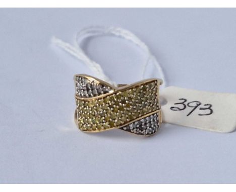A Yellow And White Diamond Cross Over Ring 9Ct Size O 2.6 Gms