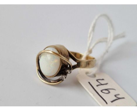 An Opal Set Ring, 14Ct, Size J, 2.8 G.