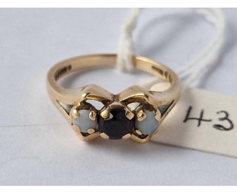 A Garnet And Opal Three Stone Ring 9Ct Size M 3 Gms