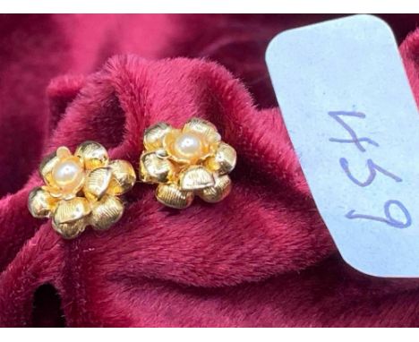 A Pretty Pearl Gold Rose Flower Cluster Earrings