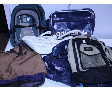 A selection of assorted sports holdalls including vintage examples 