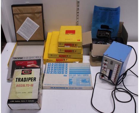 A job lot of vintage photographic equipment and accessories 