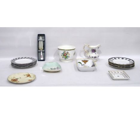 Mixed decorative ceramics to include a National Trust rectangular trinket tray, Royal Worcester 'Olympia' pattern plates, Roy