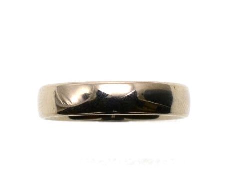 An 18 carat white gold band ring, finger size U7.7g