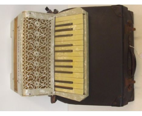 Mariani Fratelli accordion 