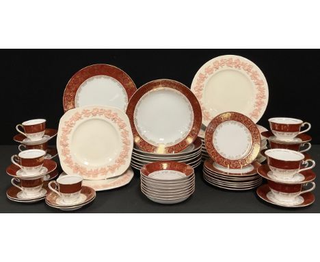 Ceramics - Wedgwood Queensware dinner plates, etc; a Japanese porcelain part dinner service, comprising dinner plates, desser