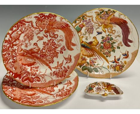 A pair of Royal Crown Derby Red Aves shaped circular dinner plates, 27cm, printed marks, seconds; an Olde Avesbury pattern di