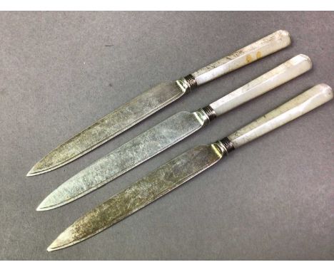 COLLECTION OF SILVER CUTLERY including mother of pearl handled afternoon tea knives, teaspoons and coffee spoonsQty: 507g gro