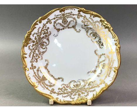 COLLECTION OF CERAMIC PLATES including a set of Coalport 'Anniversary' pattern gilt decorated plates