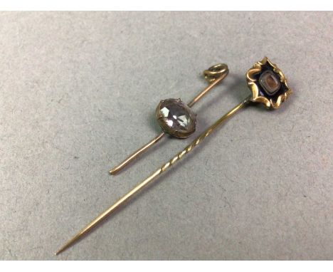 VICTORIAN YELLOW METAL STICK PIN ALONG WITH COSTUME JEWELLERY including a necklace