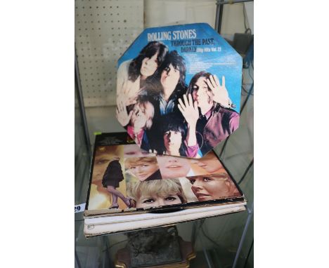 Collection of assorted Vinyl records inc. Rolling stones, Johnny Cash, Kinks etc 