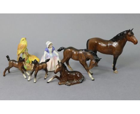 A Royal Doulton figure “Dinky Do” (HN 1678); a Royal Worcester bone china “Yellow Hammers” ornament; &amp; five various horse