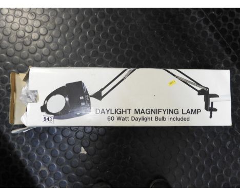 Boxed Daylight Magnifying Lamp 