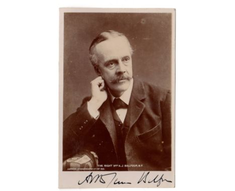 BRITISH POLITICS: Miscellaneous selection of signed pieces, signed Free Front envelope panels, signed postcard photographs et