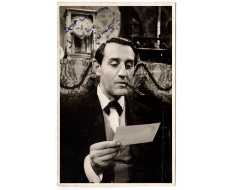ENTERTAINMENT: Selection of vintage signed postcard photographs by various actors and actresses including Bebe Daniels, Victo