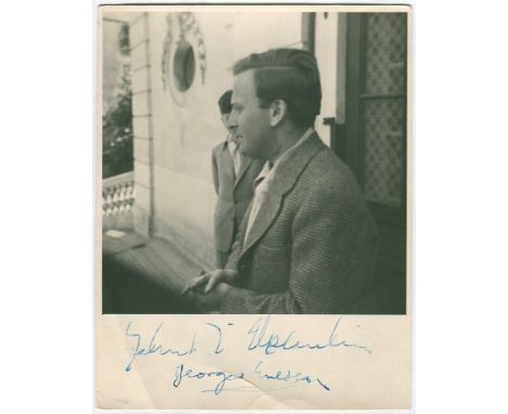 MENUHIN YEHUDI: (1916 - 1999) American-born British Violinist. Vintage signed 7 x 9 photograph, the image depicting Menuhin i
