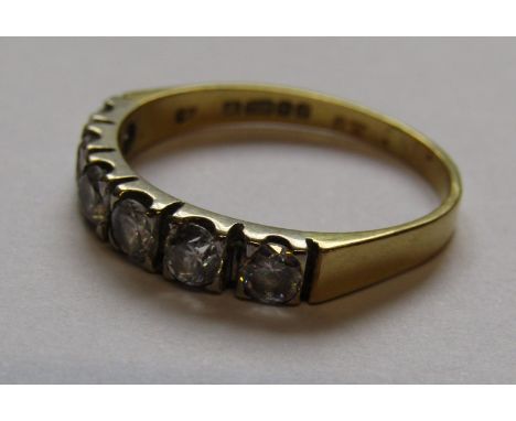 18ct gold ring set with 6 brilliant cut diamonds total approx. 0.48ct - ring size M - total weight 2.26g