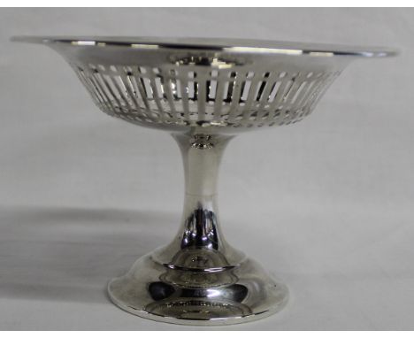 Silver bonbon dish with pierced decoration and weighted base Birmingham 1910 stamped Ollivant &amp; Botsford Manchester, 52cm