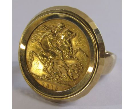 1913 full sovereign in 9ct gold ring - ring size T - total weight 16.6g