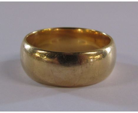 18ct gold band - ring size V - total weight 13.24g