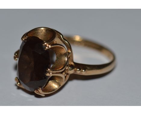 9ct gold smoky quartz ring, 3.5g