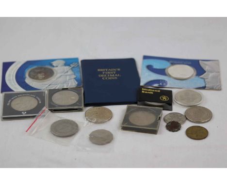 Small collection of vintage coins to include 2003 &amp; 2005 Silver Bullion carded £2 pound coins, Crowns etc
