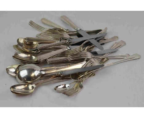 Mappin and Webb silver flatware comprising four dinner knives and five starter knives, modern Grecian pattern, hallmarked She