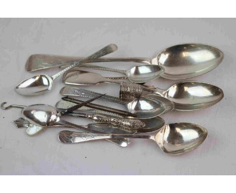 Assorted silver to include six George III silver tea spoons, Old English pattern with engraved decoration and initials to ter