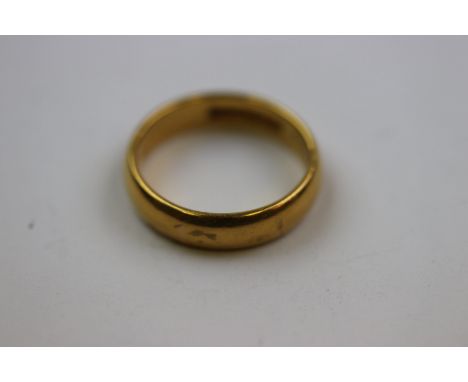 22ct yellow gold Gents wedding band, band width approximately 5mm, ring size R