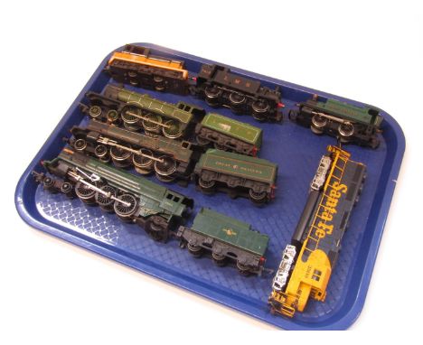Hornby and Bachmann OO gauge and HO gauge locomotives, including BR standard class 7MT Iron Duke, Hall Class locomotive Knell