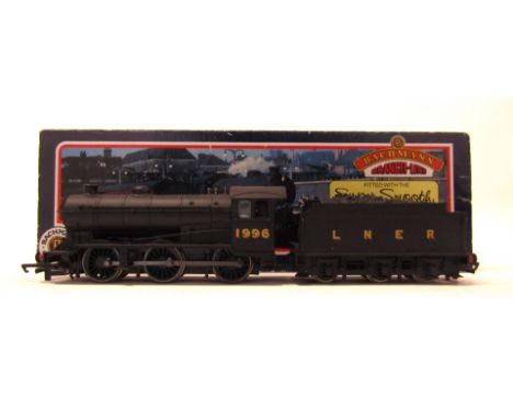 A Bachmann Branch Line OO gauge Gresley J29 Class locomotive, 0-6-0, 1996, LNER plain black, 31-853.