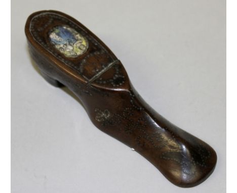 A GEORGIAN TREEN SHOE SNUFF BOX with pique work. 5ins long.