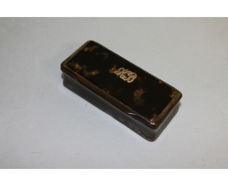 A 19TH CENTURY TORTOISESHELL SNUFF BOX. Silver initials K.B.  3ins long.