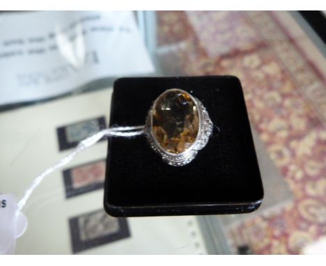 Vintage 1930's/40's sterling silver oval Lemon Citrine and marcasite ring. The natural citrine measures approx 17.5mm x 12.8m