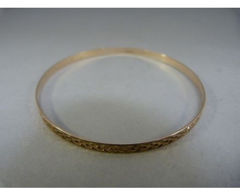 9ct gold bangle Approx 5.5g