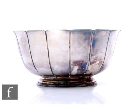 A hallmarked silver pedestal bowl of panelled plain form, weight 11.5oz, diameter 17cm, Birmingham 1961,&nbsp;Roberts &amp; D