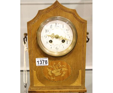 Edwardian twin handled inlaid oak chiming mantel clock with boxwood stringing, inlay and scalloped top with key and pendulum,