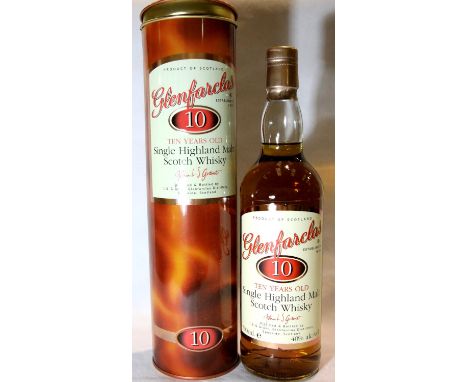 Cased bottle of Glenfiddich 10 year old whisky. P&amp;P Group 3 (£25+VAT for the first lot and £5+VAT for subsequent lots) 