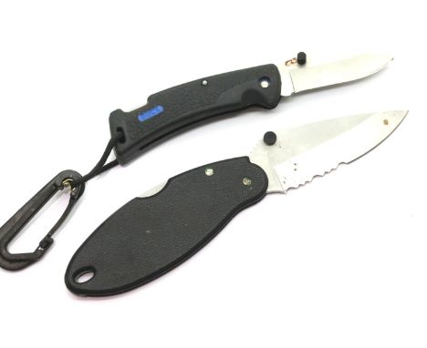 Two new old stock Buck folding knives. (blade lenths 5 &amp; 7 cm) P&amp;P Group 2 (£18+VAT for the first lot and £3+VAT for 