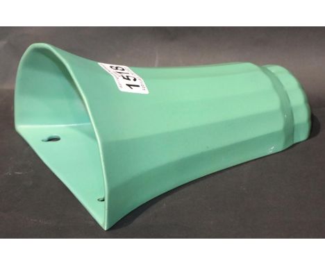 Wedgwood Keith Murray green wall pocket, H: 20 cm. P&P Group 2 (£18+VAT for the first lot and £3+VAT for subsequent lots)Cond