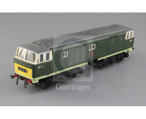 A Big Train battery operated O gauge Himek locomotive, number D7014, green/grey livery, 36cm, with track