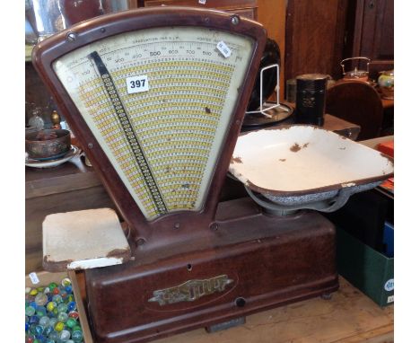 Testuk Art Deco enamelled shop scales