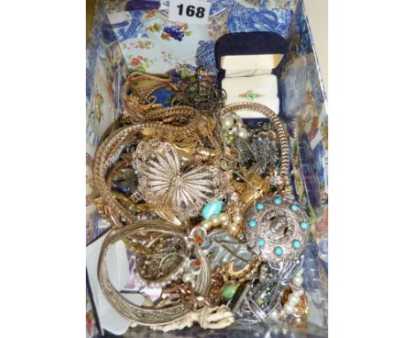 Vintage goldtone and other costume jewellery
