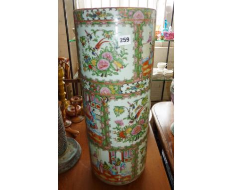 Large Chinese porcelain Canton Famille-Rose stick-stand