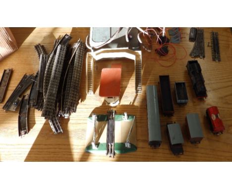 A 1950's Hornby OO gauge electric model railway set with goods engine 605283